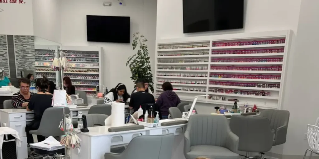Kiss Nails Salon in Edison, NJ