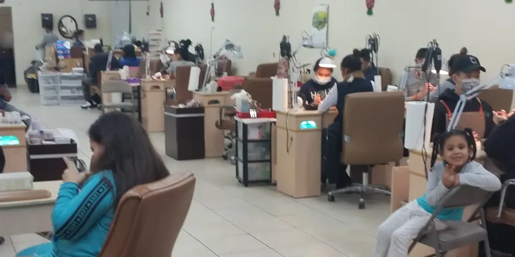 Krazy Nails Salon in Paterson