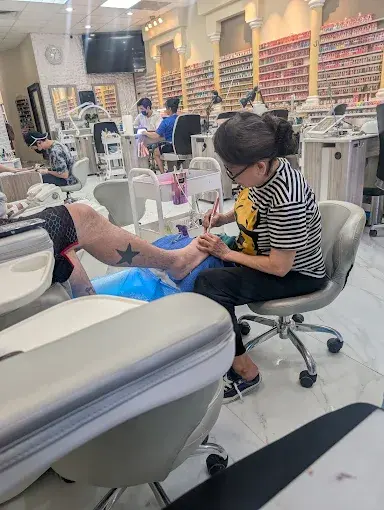 Top Nail Salon in El Paso, TX